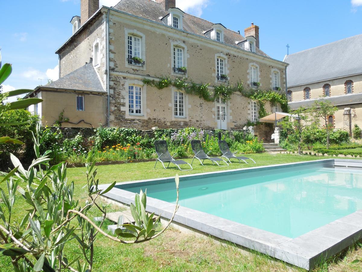 Le Presbytere Du Vigneau Menil Exterior photo
